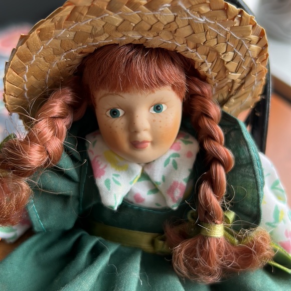 ANNE OF GREEN GABLES porcelain doll - Picture 2 of 9